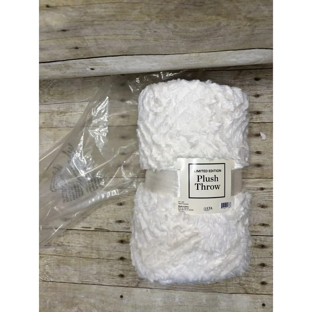 50 x 60 White Plush Throw